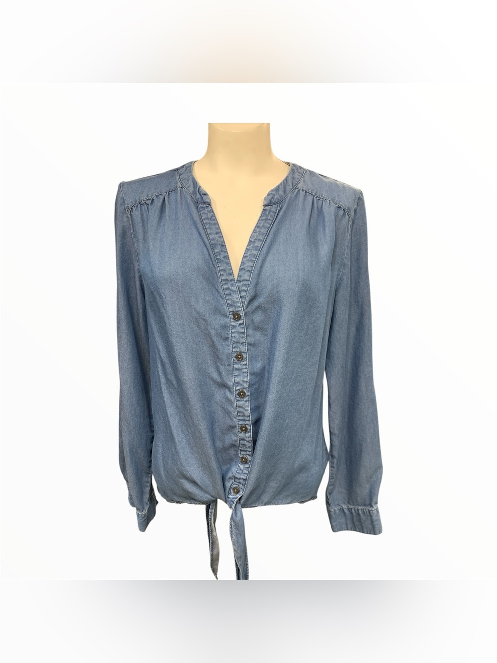 cleo Light Blue Denim Button-Front Tie-Hem Shirt Size M